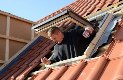 Pose de fenêtres de toit Velux à Lespouey